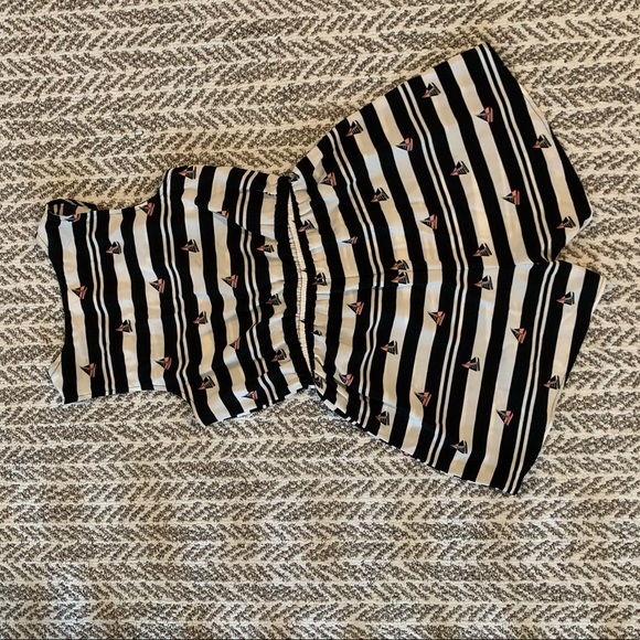 Striped nautical romper with pink sail boats - Picture 2 of 2